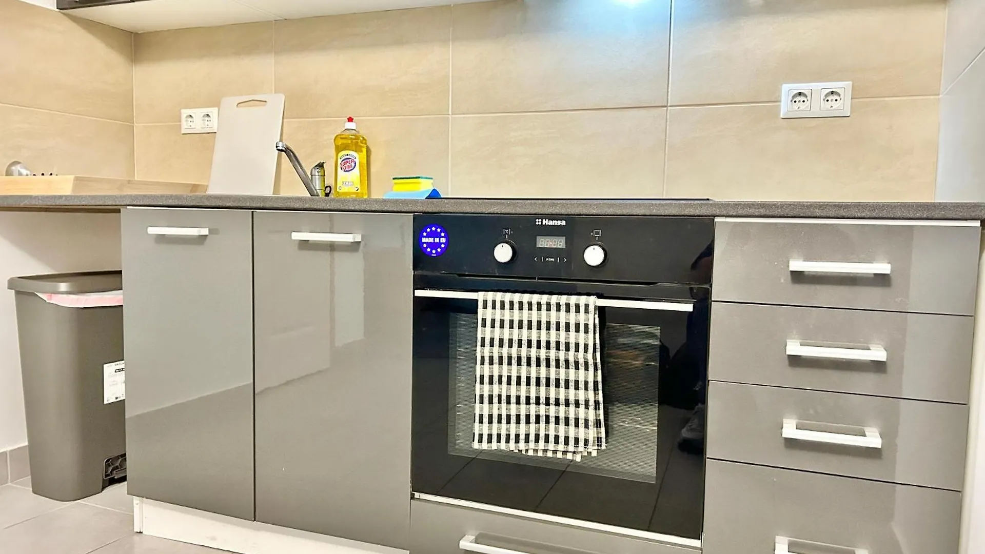 Apartment Cosy Schoenbrunn Suites - Free Underground Parking Vienna
