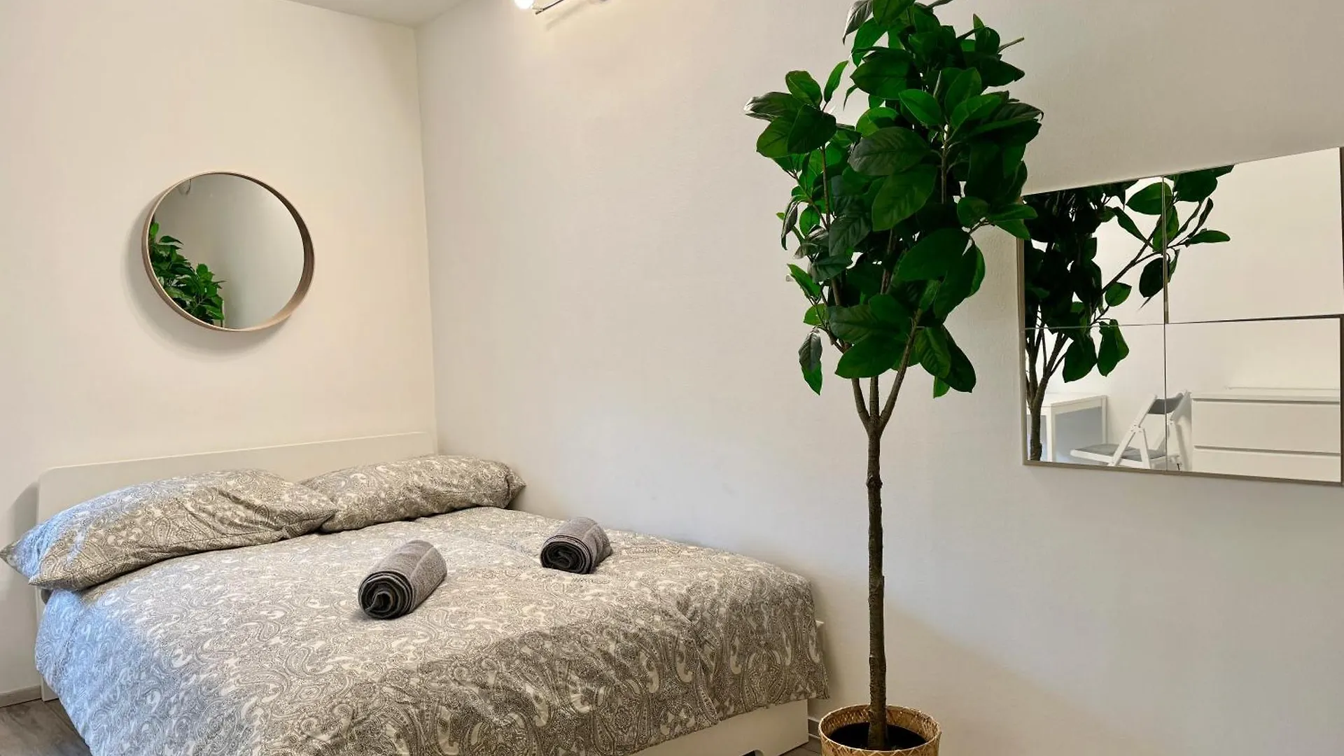 Cosy Schoenbrunn Suites - Free Underground Parking Vienna